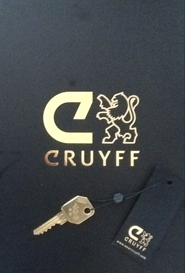 Johan Cruyff sportswear and classic shoes