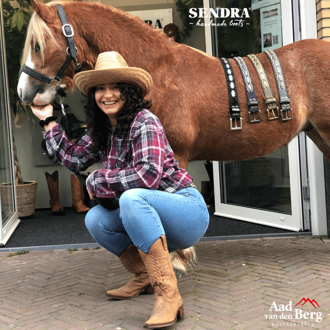 Miquitte en Sendra bij Aad van den Berg Modeschoenen