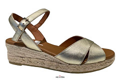 Viguera Damesschoenen Sandalen goud